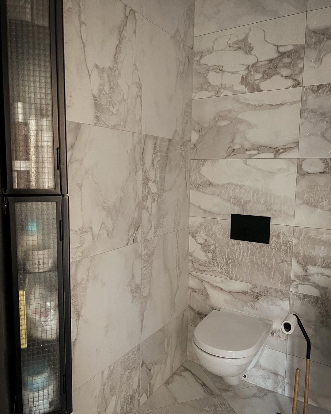 Creative Solutions for Petite Bathroom Décor