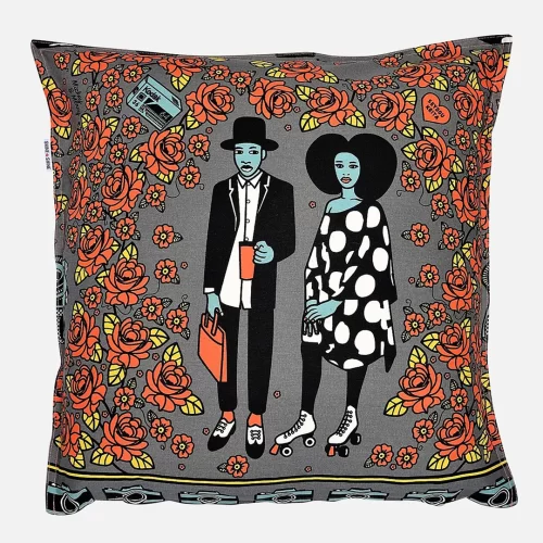 couple-patterned-throw-pillows-213171_1080x